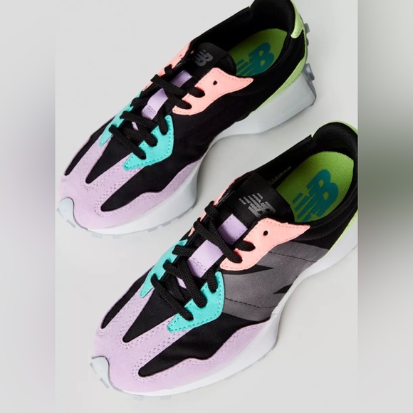 New balance WS327 Aritzia collab.  Size 8.  Brand new in box. - Picture 8 of 8